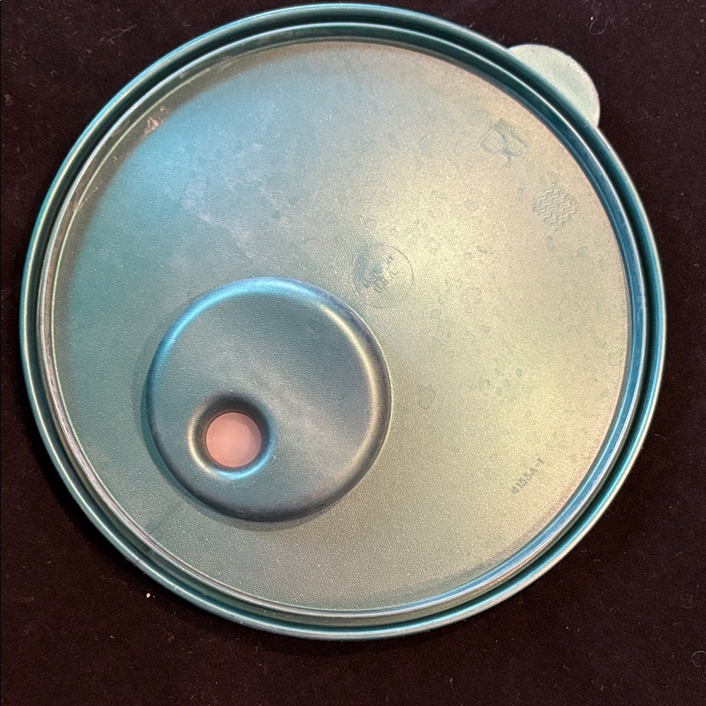Tupperware dark Green Round Container - Picture 4 of 5